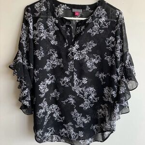 Women’s Small Vince Camuto Black and White Floral Blouse